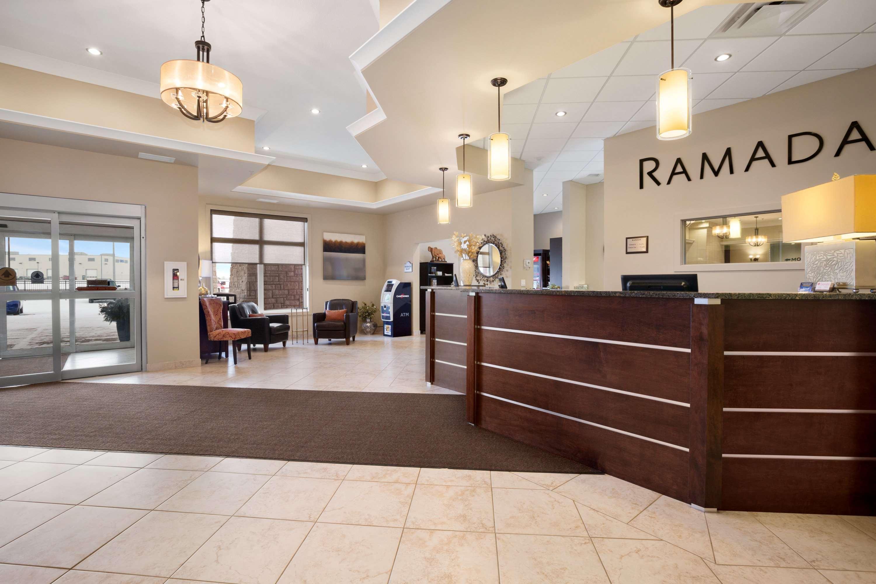 Ramada By Wyndham Emerald Park/regina East Hotel 3*