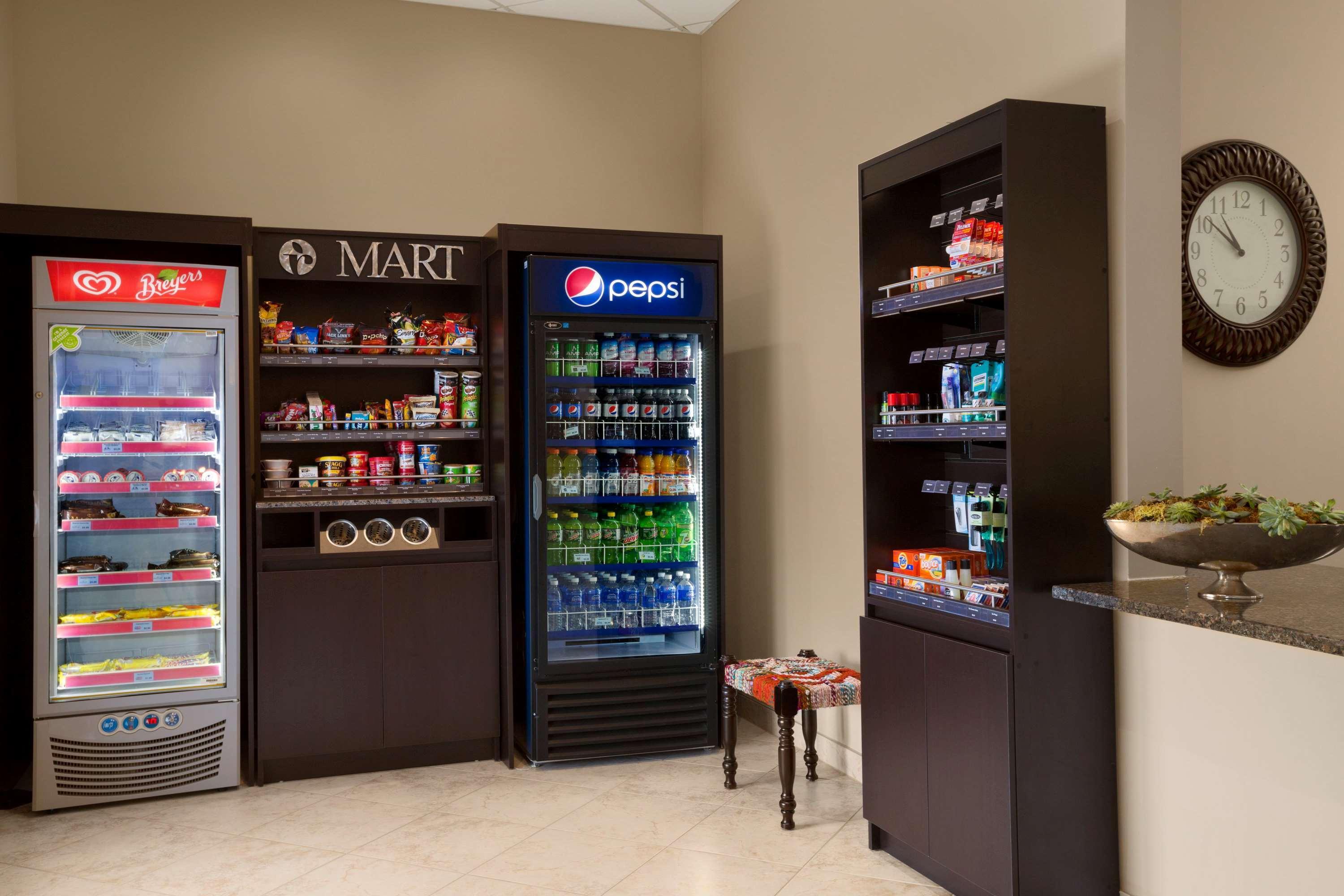 Ramada By Wyndham Emerald Park/regina East Hotel 3*