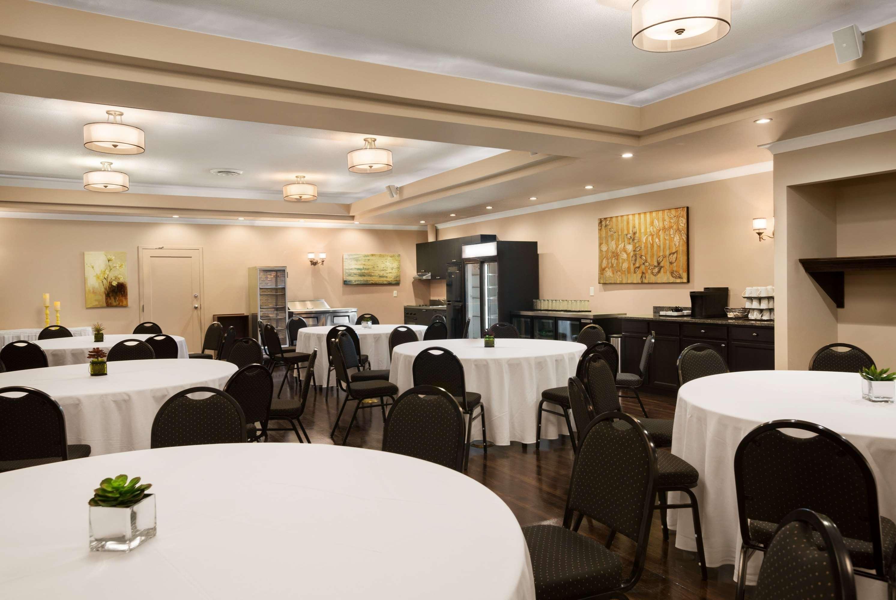 Ramada By Wyndham Emerald Park/regina East 3* Emerald Park