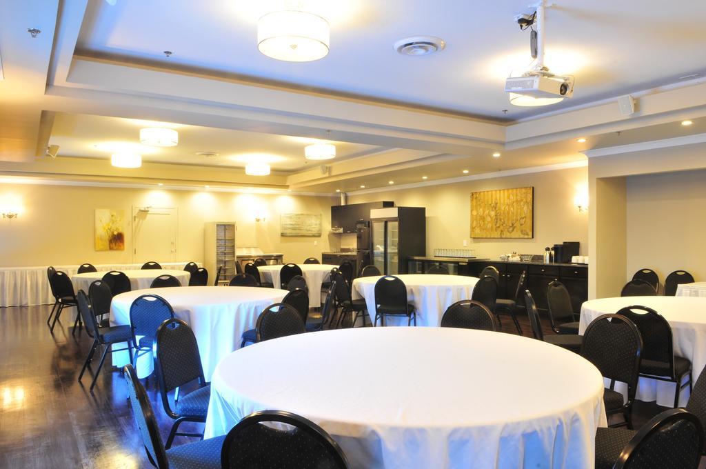 Hotel Ramada By Wyndham Emerald Park/regina East 3*