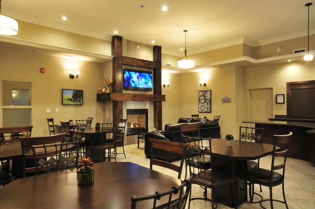 Ramada By Wyndham Emerald Park/regina East 3* Emerald Park