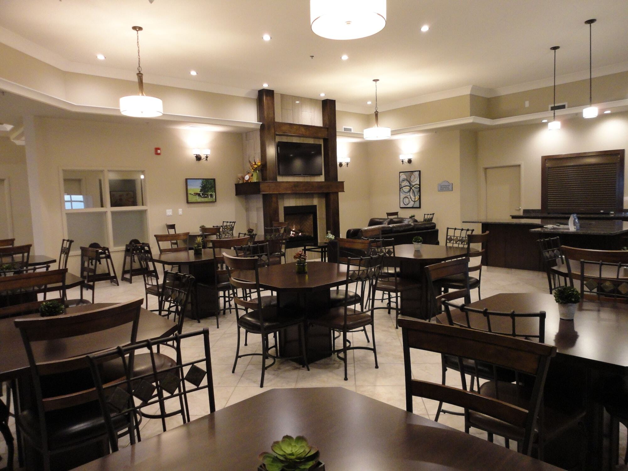 Hotel Ramada By Wyndham Emerald Park/regina East Emerald Park